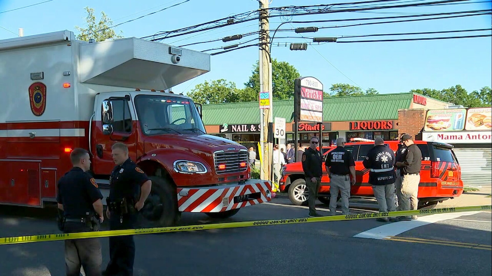 4 dead after minivan crashes into nail salon on Long Island, New York ...