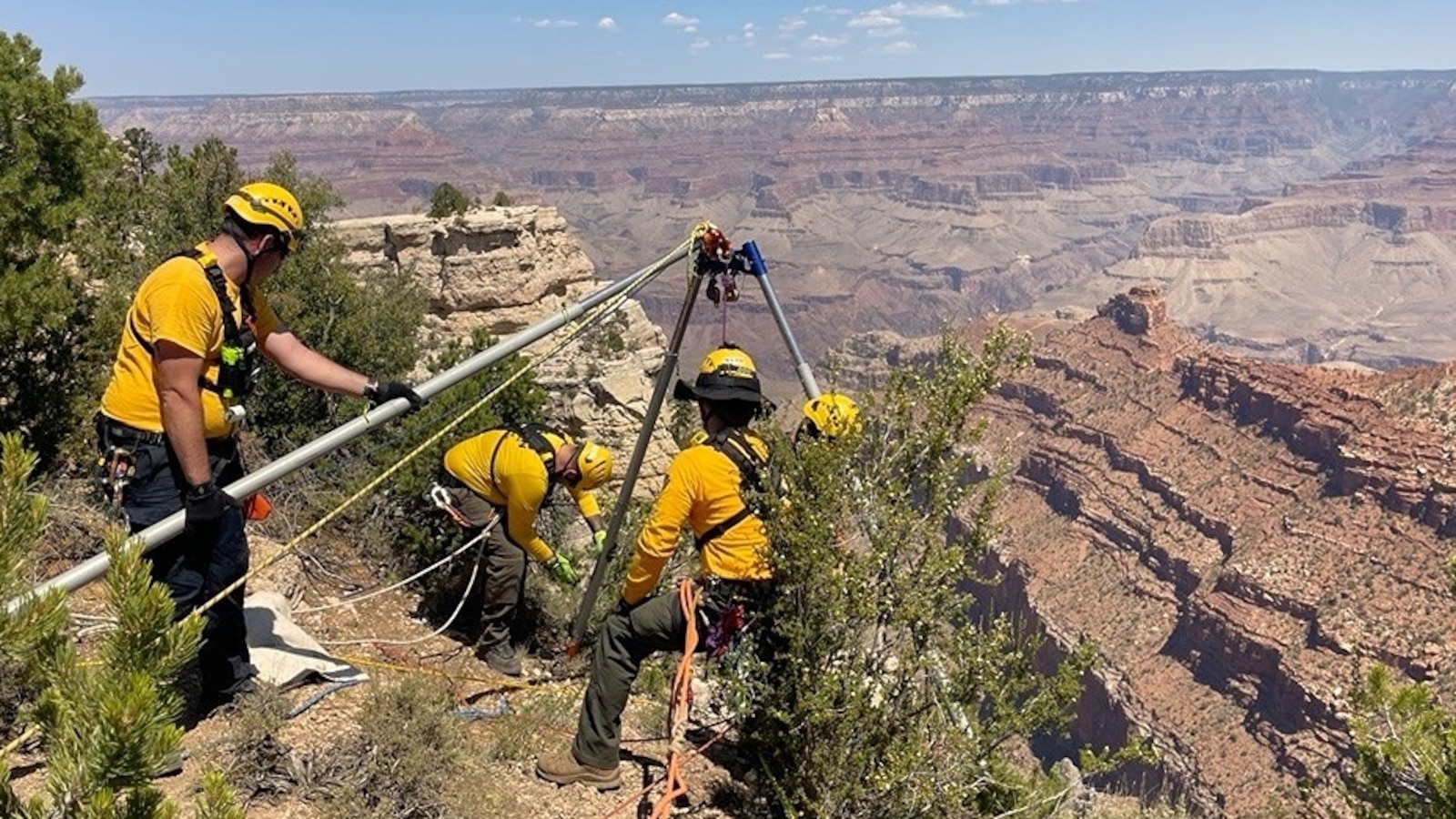 20yearold man falls 400 feet to his death from rim of Grand Canyon