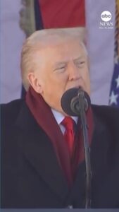 Video Trump honors veterans at Arlington National Cemetery