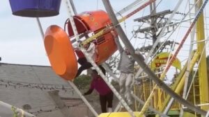 2 girls fall from Ferris wheel at Louisiana harvest festival: Sheriff