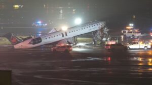 Video Video shows moment jet slams into fire truck at LaGuardia, killing both pilots