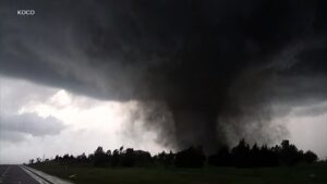 WATCH:  Tornado rips through northwest Oklahoma amid severe storms across Plains
