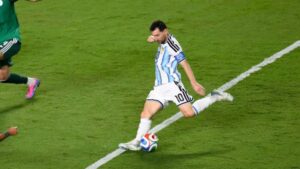 WATCH:  Messi's massive night and Kansas town adopts Team Algeria
