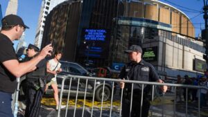 Search underway for New York mob that attacked Spurs fan following NBA Finals game: NYPD