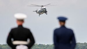 Marine One loses communication with air traffic controllers again