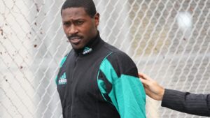 Ex-NFL star Antonio Brown to accept plea deal on attempted murder charge, lawyer says