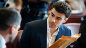 Luigi Mangione should be tried in state court, Manhattan DA says